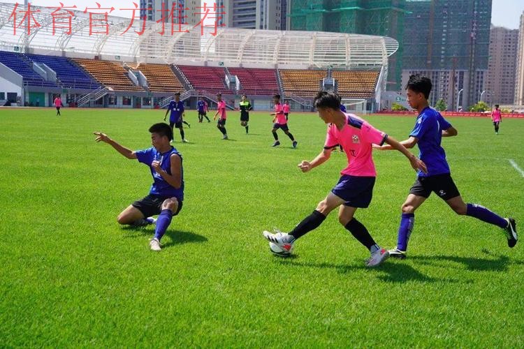 2014年江西省校园足球布局城市夏令营开营