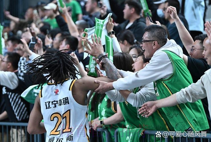 沈阳日报:辽宁全队三分球24中3的低迷表现成为惨败关键 沈阳日报:辽宁全队三分球24中3的低迷表现成为惨败关键