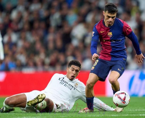 国家德比大获全胜 哈维社媒晒球员庆祝照：团队